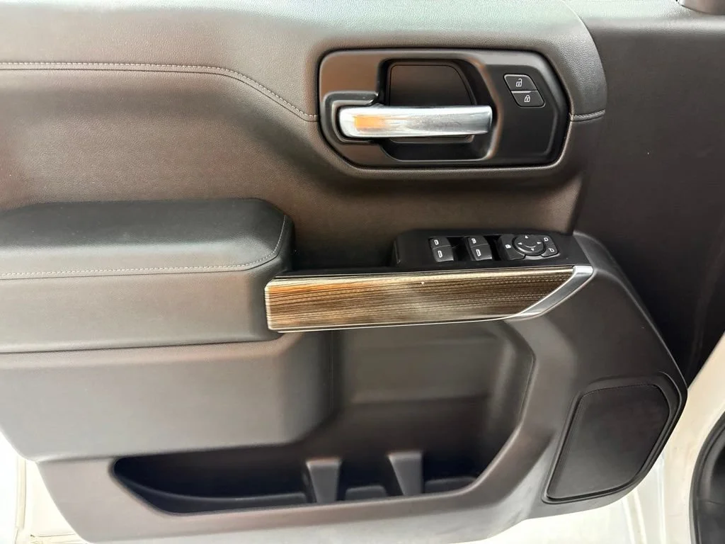 Certified Used 2020 SUMMIT WHITE Chevrolet LT image 27