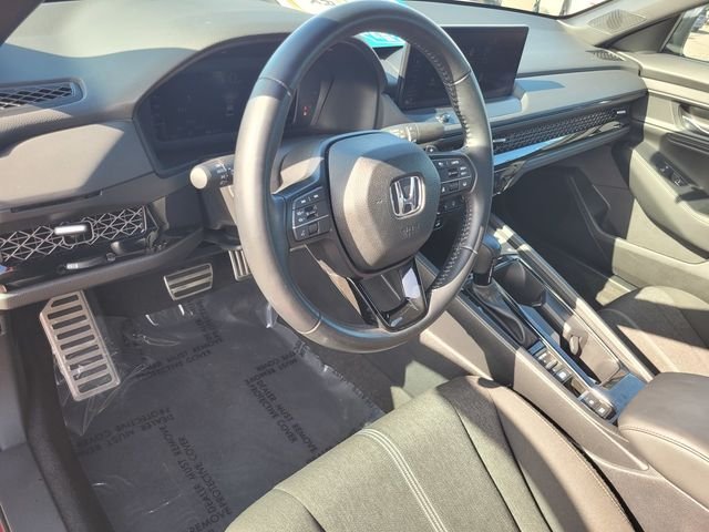 Used 2024  Honda Sport image 12