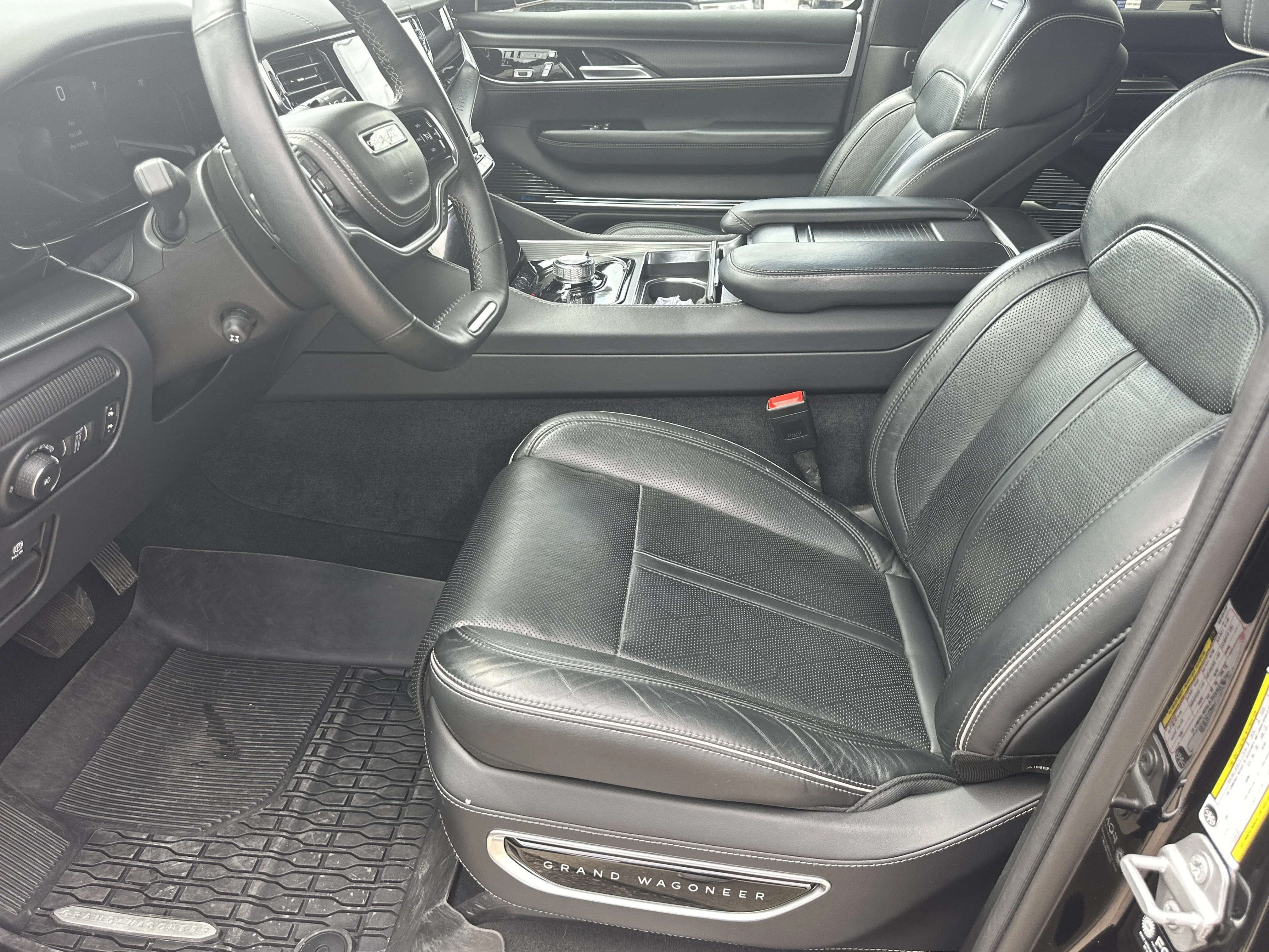 Used 2024 Diamond Black Crystal Pearlcoat Jeep Series II image 10