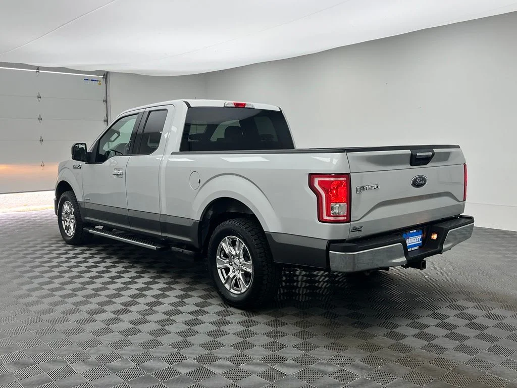 Used 2015  Ford XLT image 10