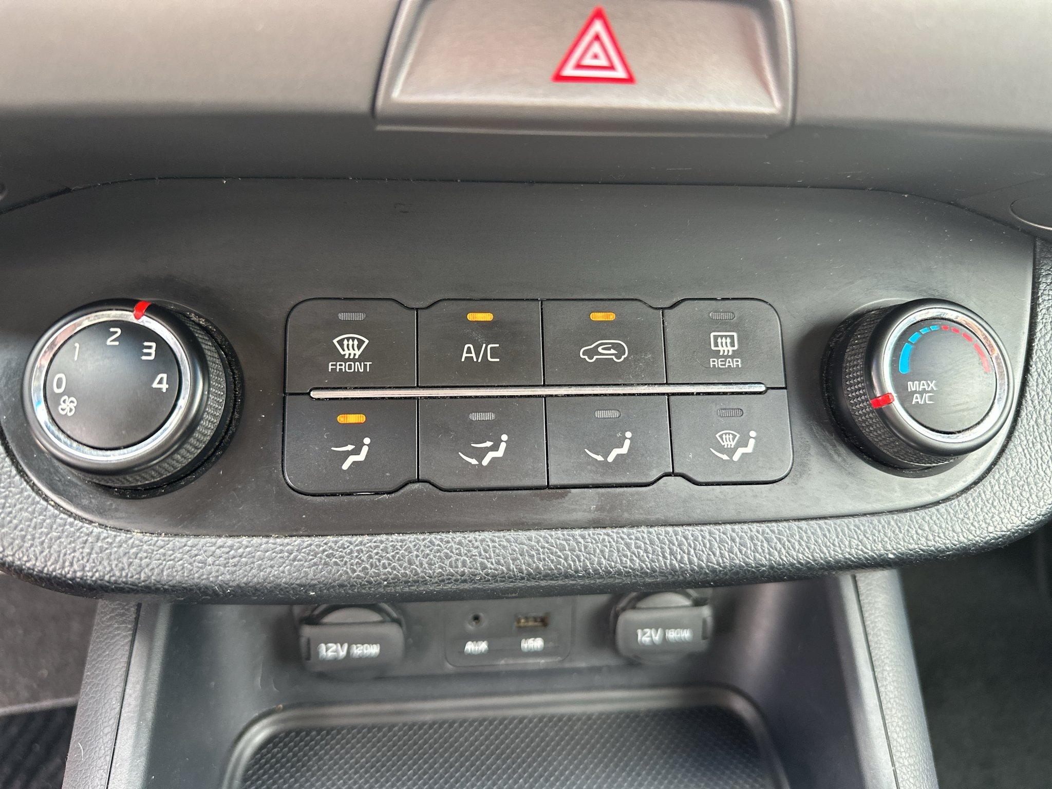 Used 2014 Twilight Blue Kia LX image 23