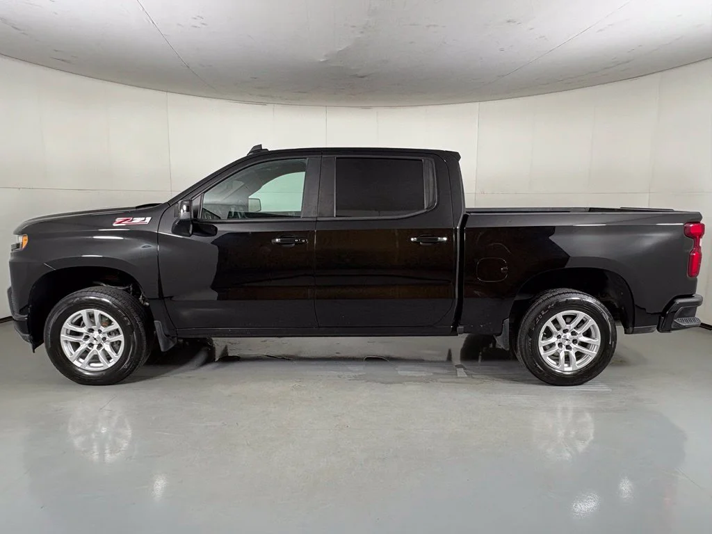 Used 2021 Black Chevrolet RST image 7