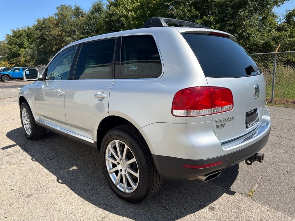 Used 2006 Silver Volkswagen V10 TDI image 4