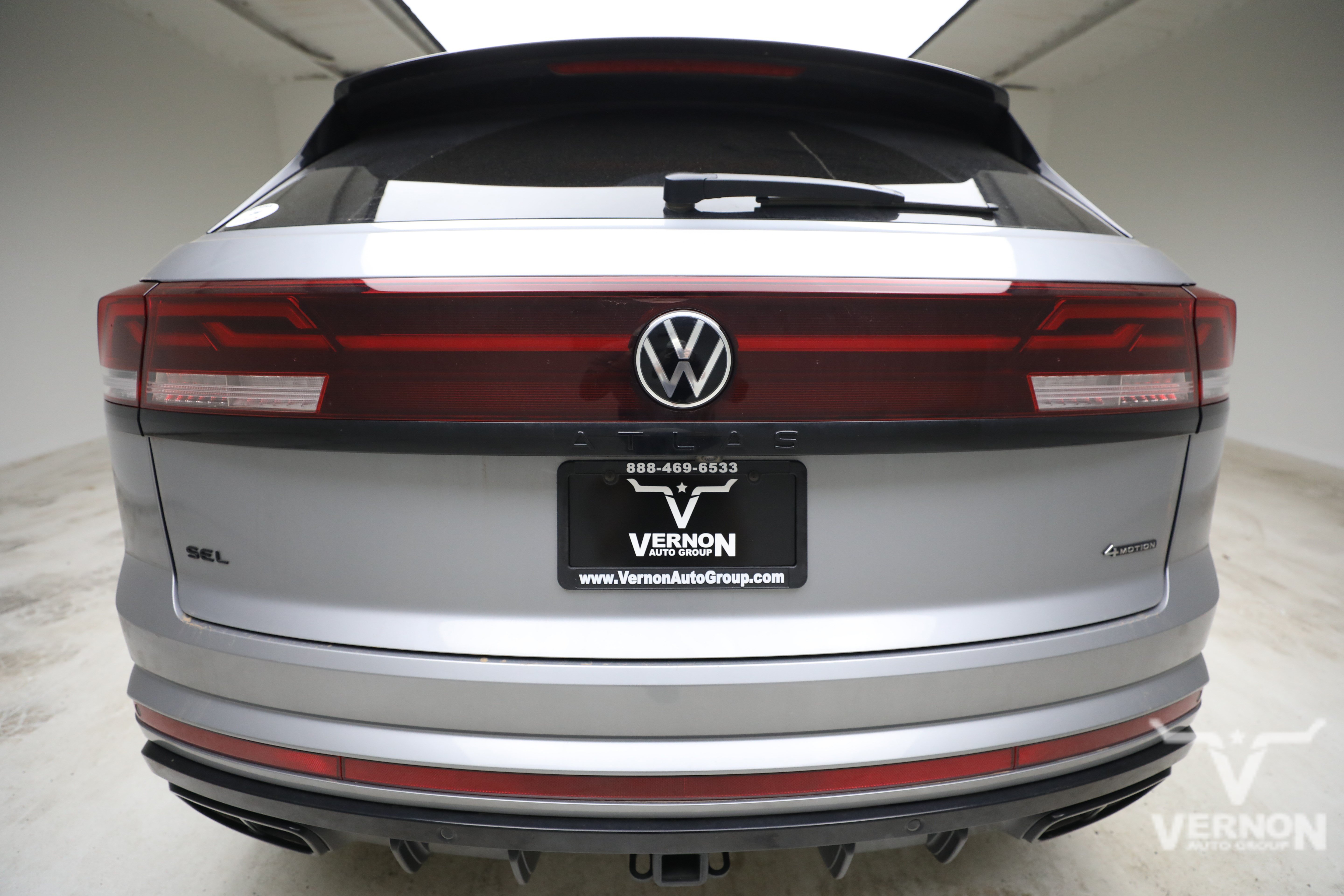Used 2026 Silver Mist Metallic Volkswagen Y image 4