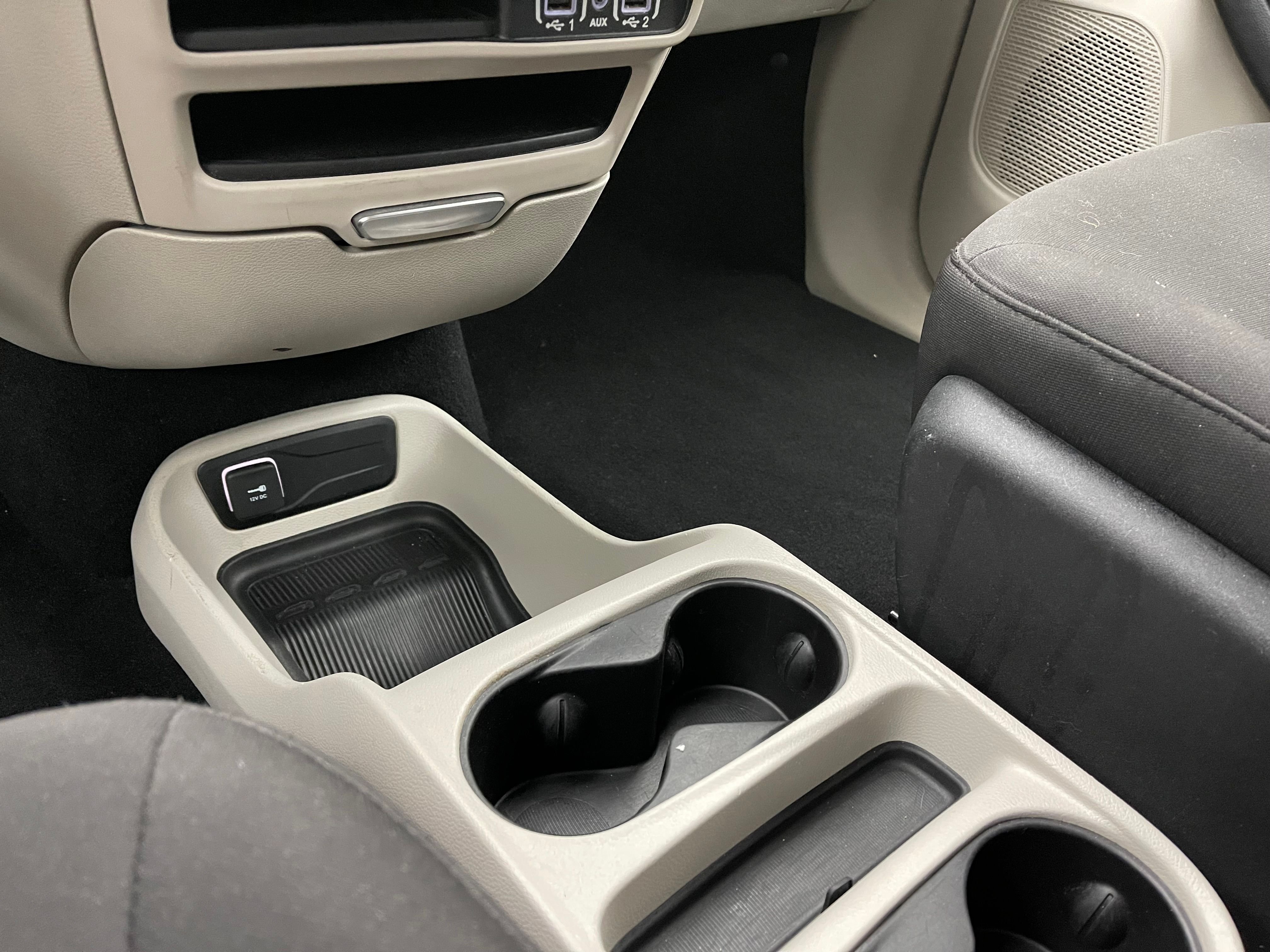 Used 2022 Bright White Clearcoat Chrysler LX image 28