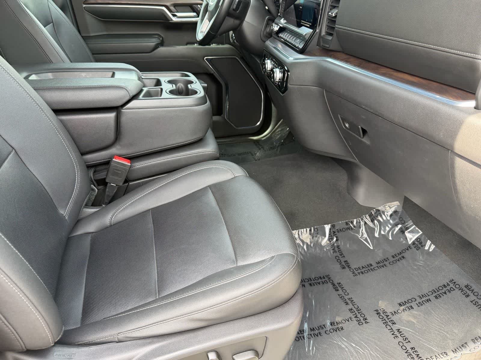 2024 GMC Sierra 1500 SLT - Photo 11