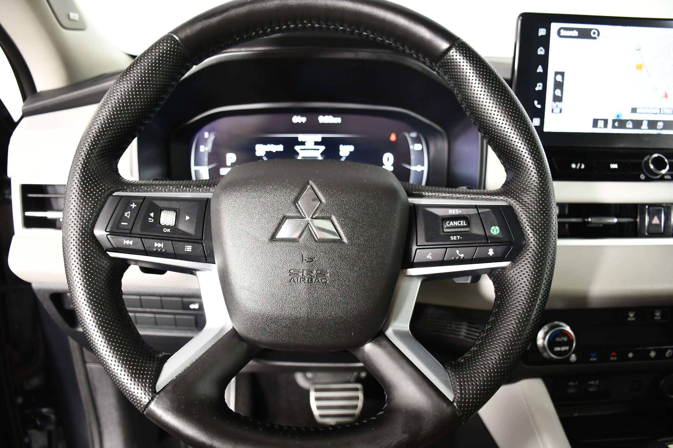 Certified Used 2025 Gray Mitsubishi SEL image 19