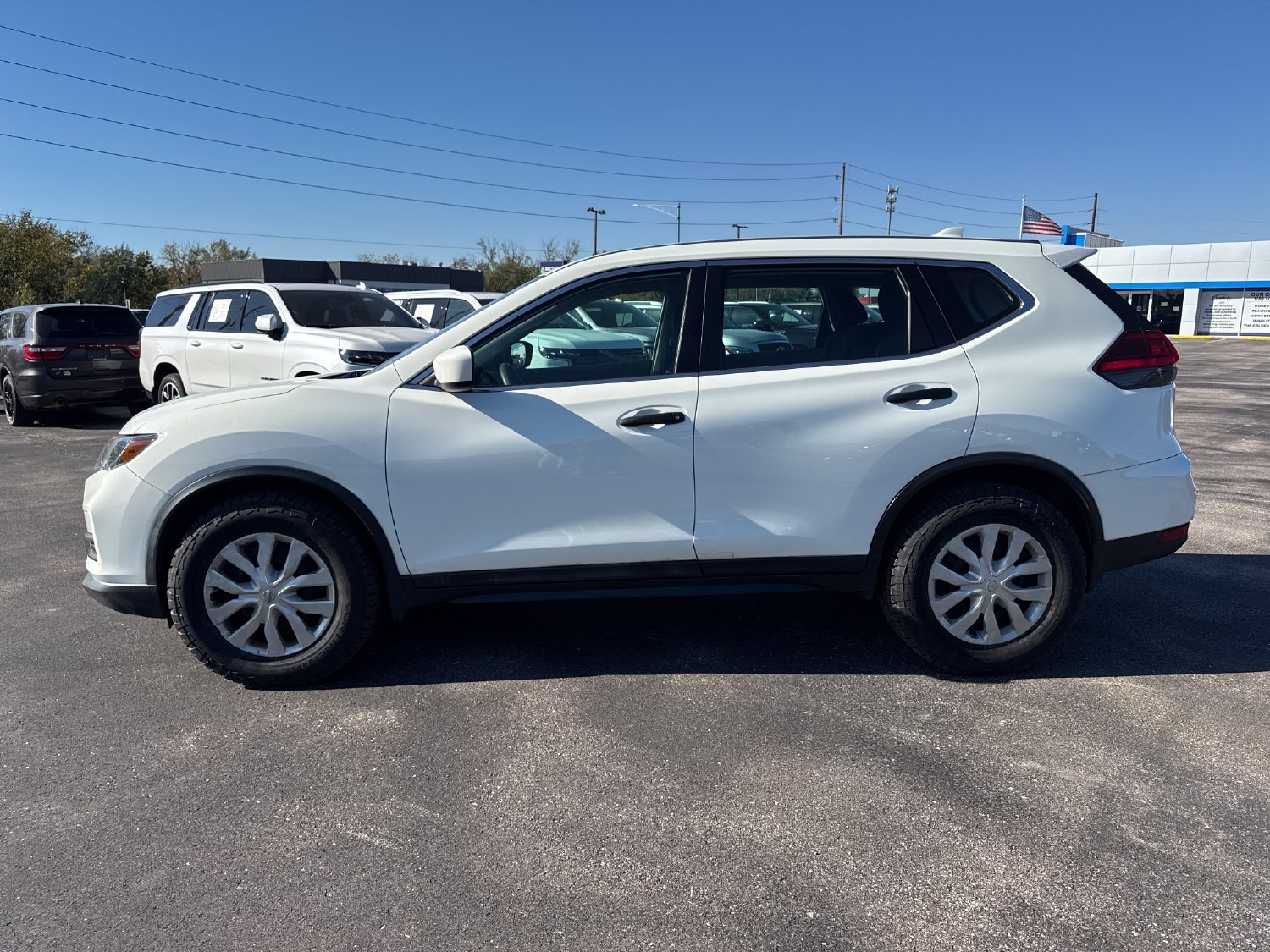 Used 2017 Nissan Rogue S with VIN 5N1AT2MV6HC813765 for sale in Kansas City