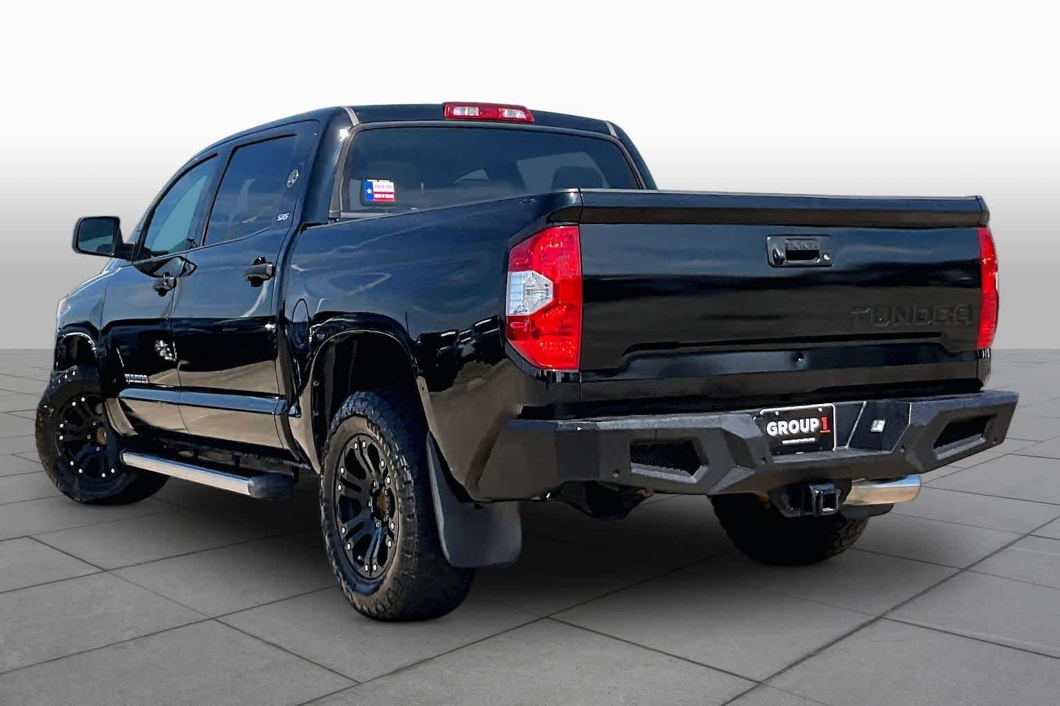 Used 2016 Black Toyota SR5 image 12