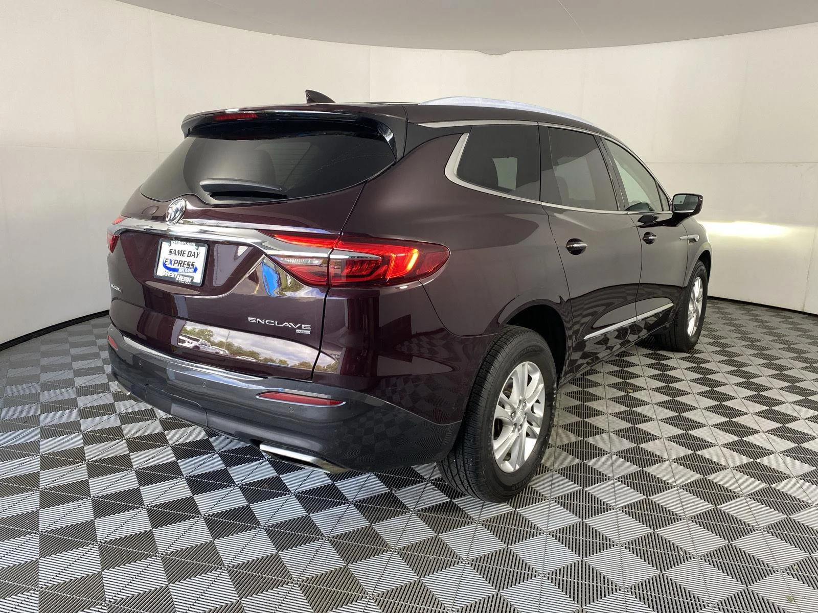 Used 2018 Black Cherry Metallic Buick Essence image 9