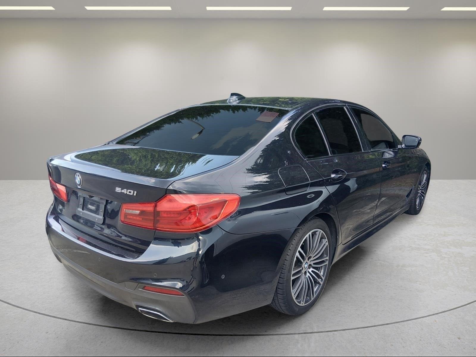 Used 2019 Carbon Black Metallic BMW 540i image 15