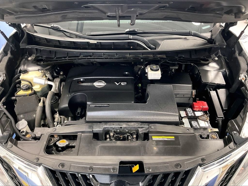 Used 2018 Gray Nissan SL image 31