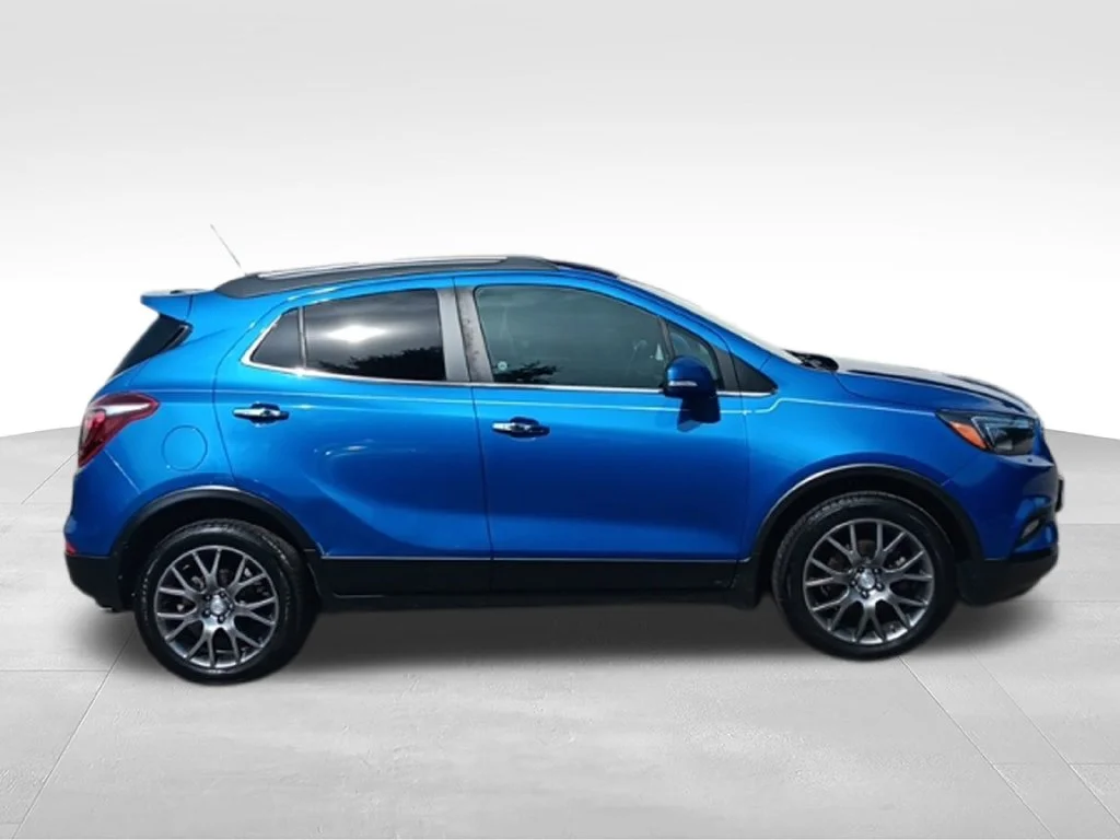 Used 2018 Brilliant Blue Metallic Buick Sport Touring image 8