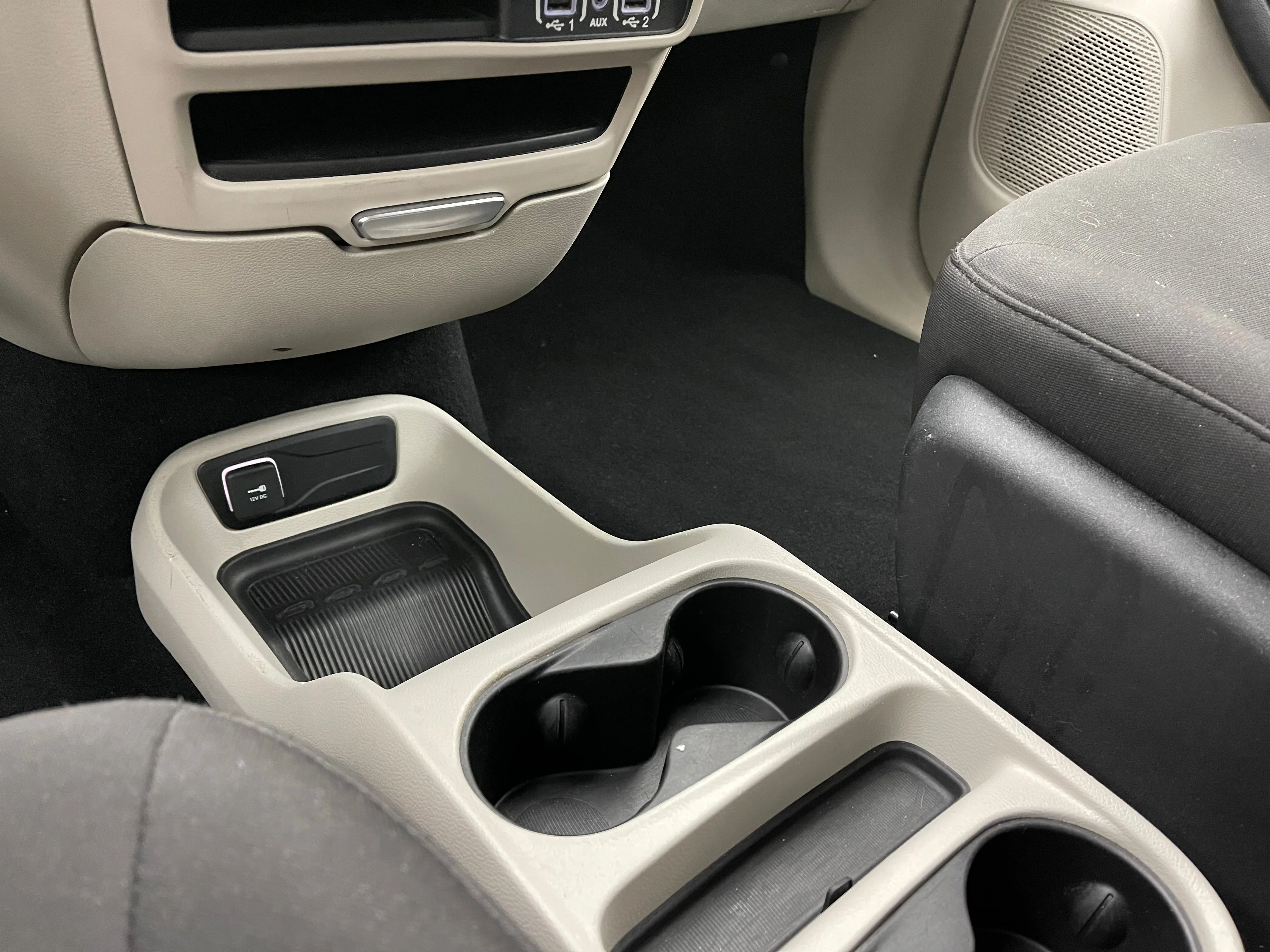Used 2022 Bright White Clearcoat Chrysler LX image 28