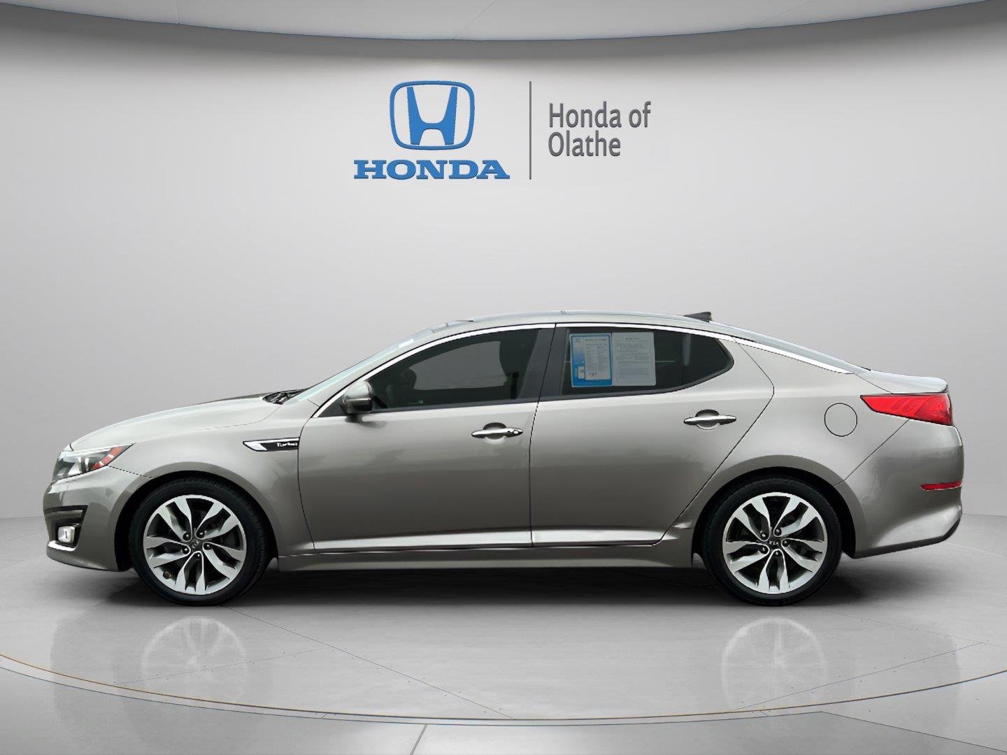 Used 2015 Titanium Kia SX Turbo image 6