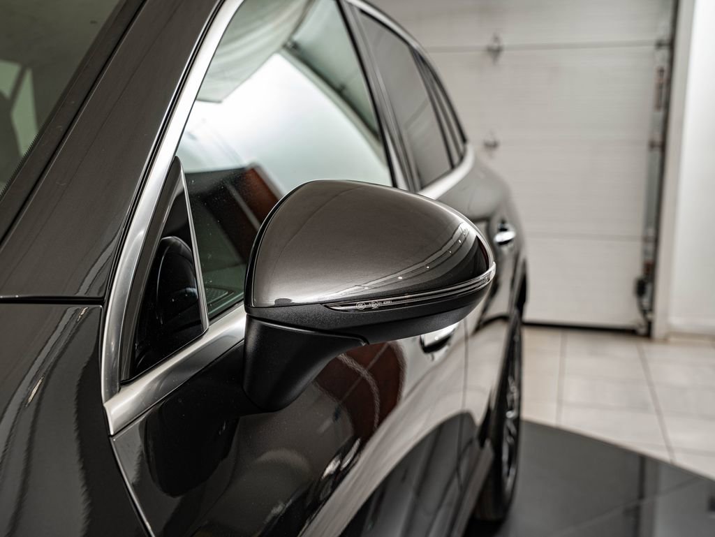New 2026 Graphite Gray Metallic Mercedes-Benz GLC 300 image 9