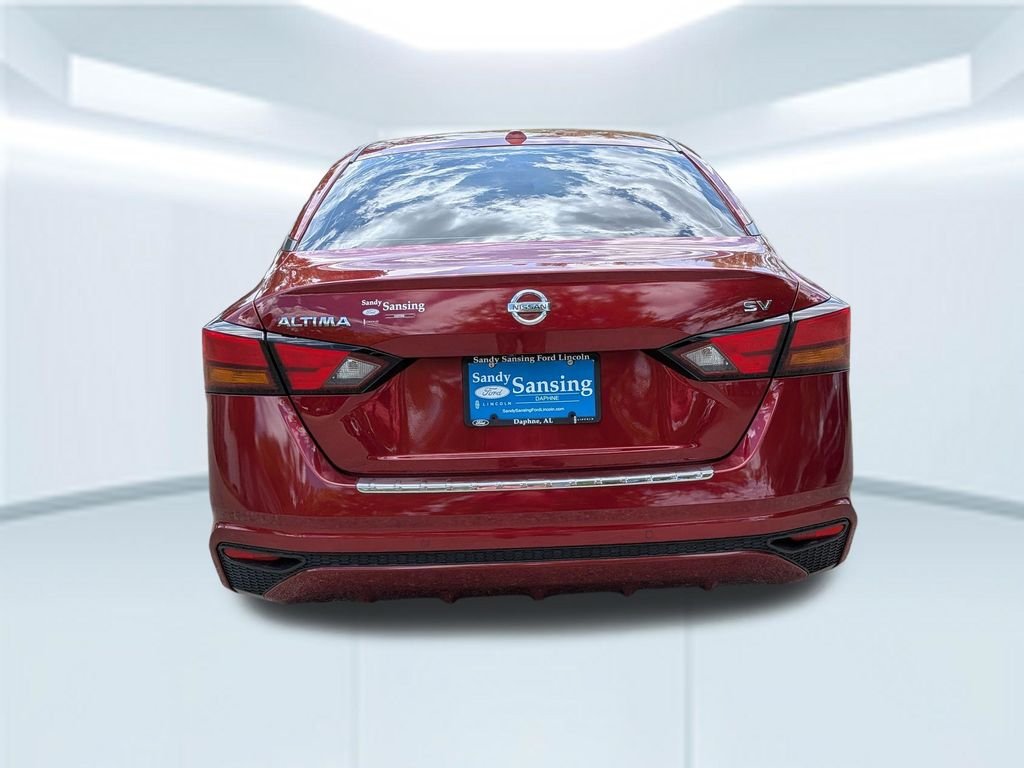 Used 2021 Red Nissan 2.5 SV image 5