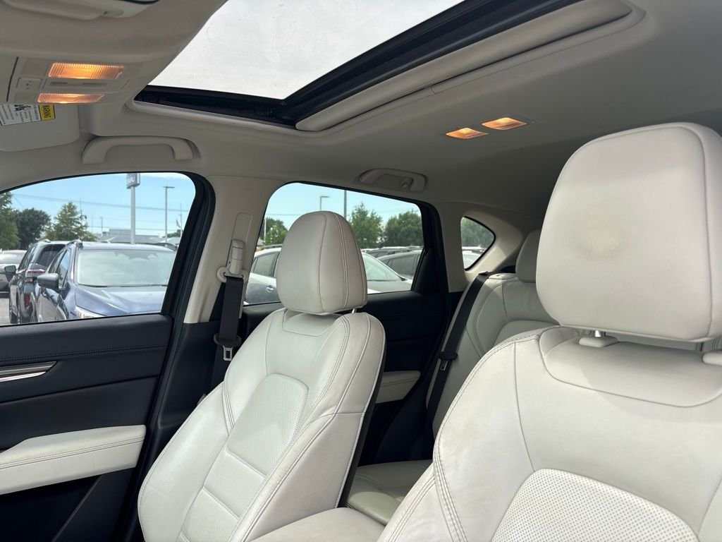 Used 2017 White Mazda Grand Touring image 5