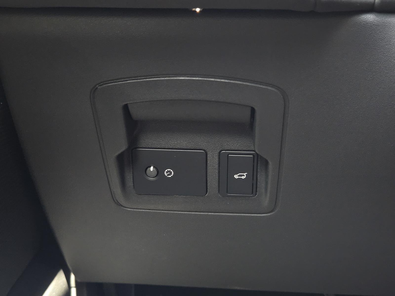 New 2025 Santorini Black Land Rover Dynamic SE image 20