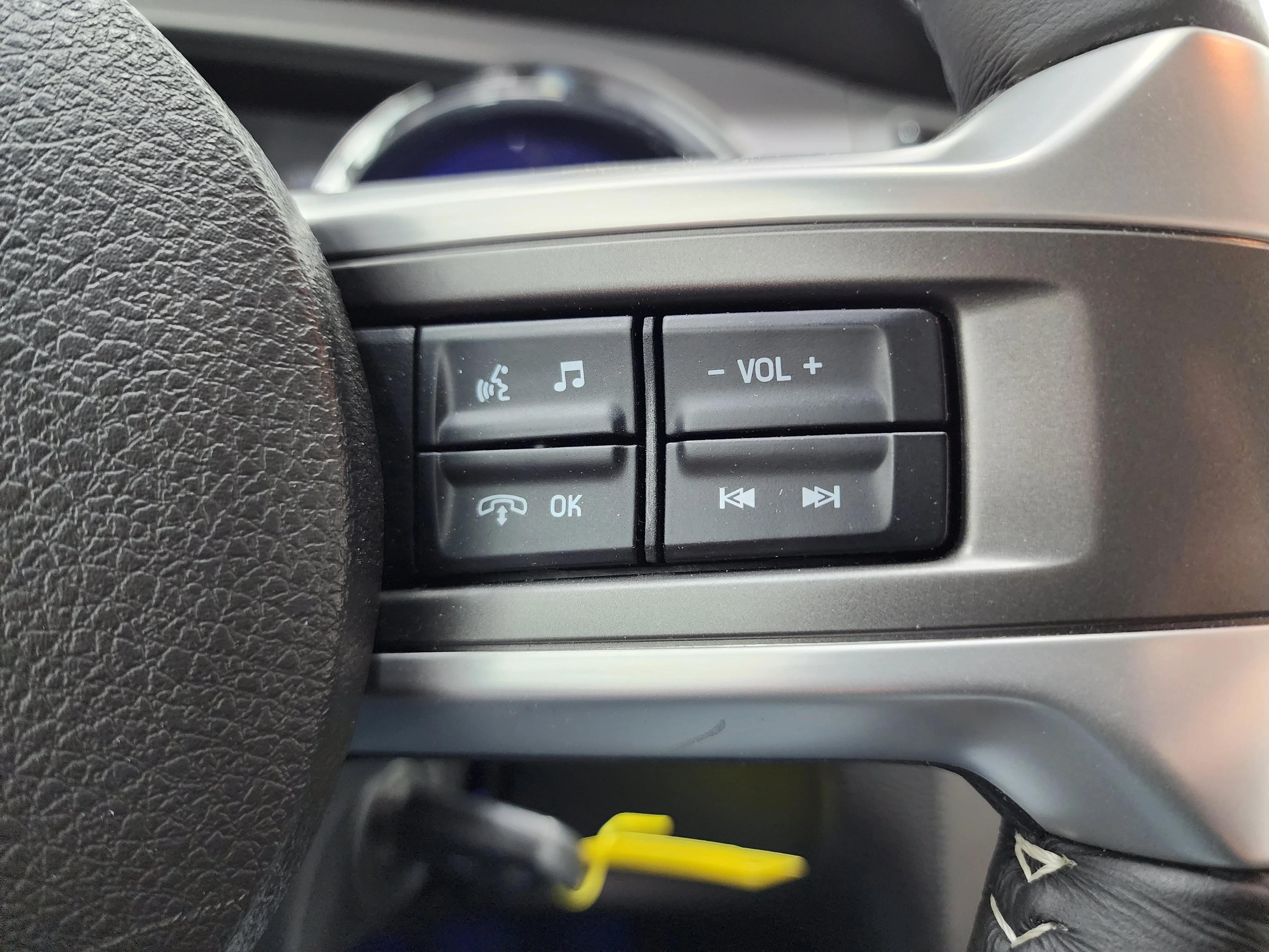 Used 2011 Performance White Ford GT Premium image 17