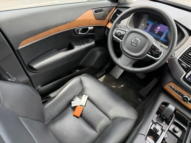 Used 2023 Platinum Grey Volvo Plus image 8