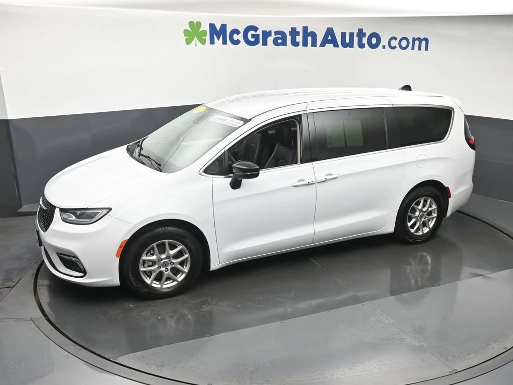 Used 2024 White Chrysler Touring L image 24