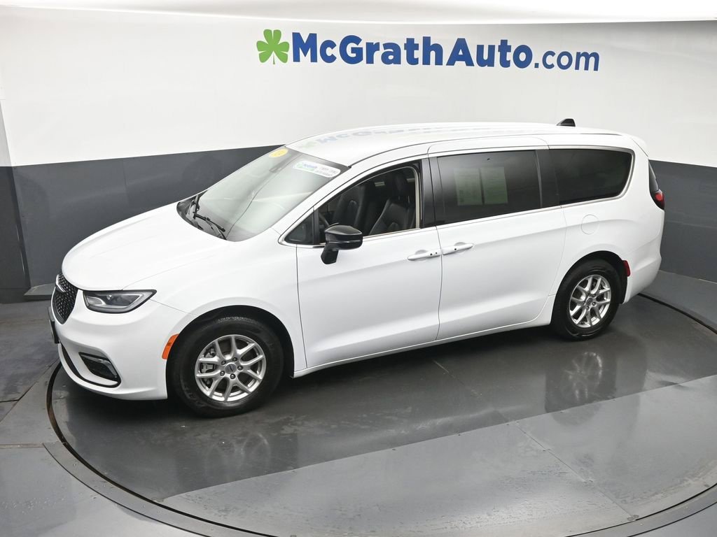 Used 2024 White Chrysler Touring L image 24