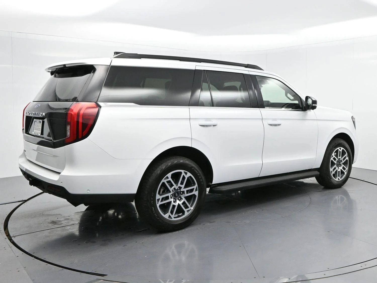 Used 2025 White Ford Active image 7
