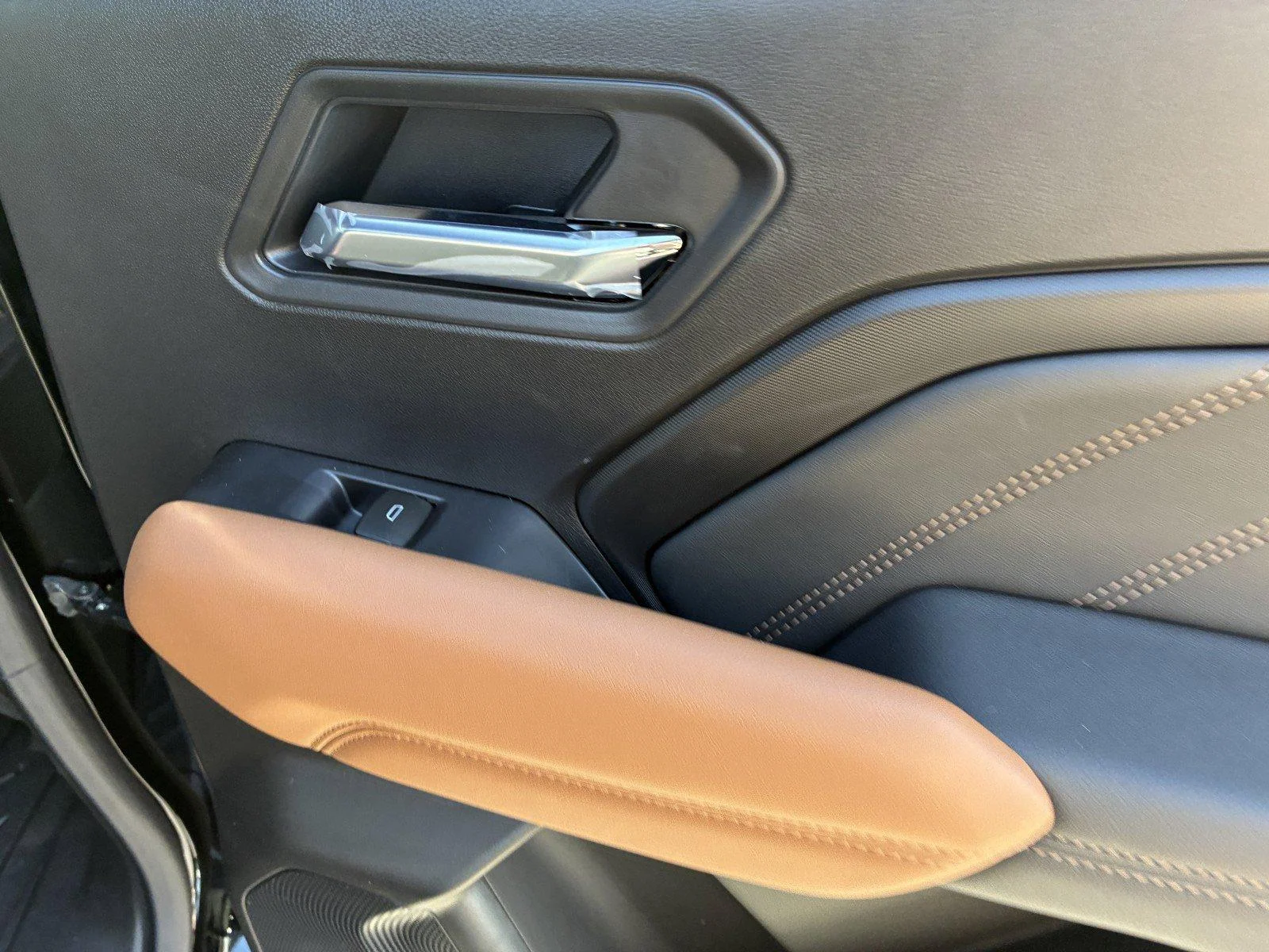 2026 GMC Canyon AT4 - Photo 13