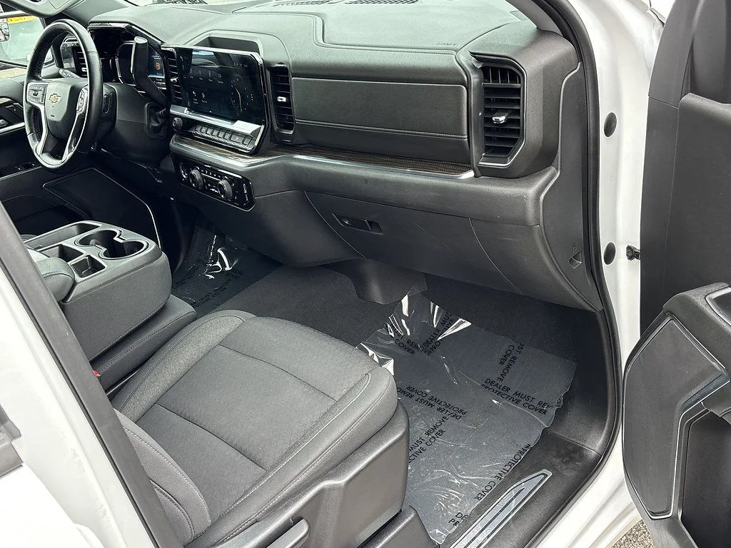 Used 2023 White Chevrolet LT image 27