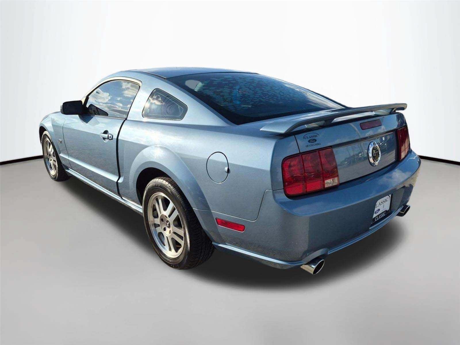 Used 2006  Ford GT Deluxe image 7