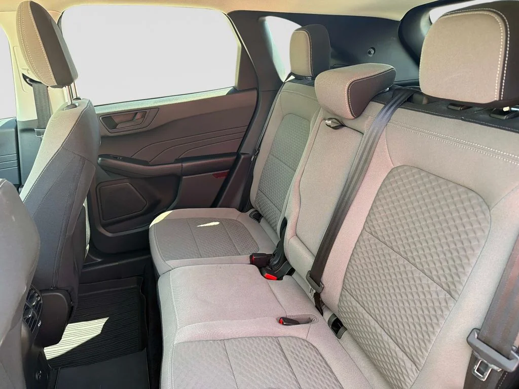 Used 2022 Rapid Red Metallic Tinted Clearcoat Ford SE image 14