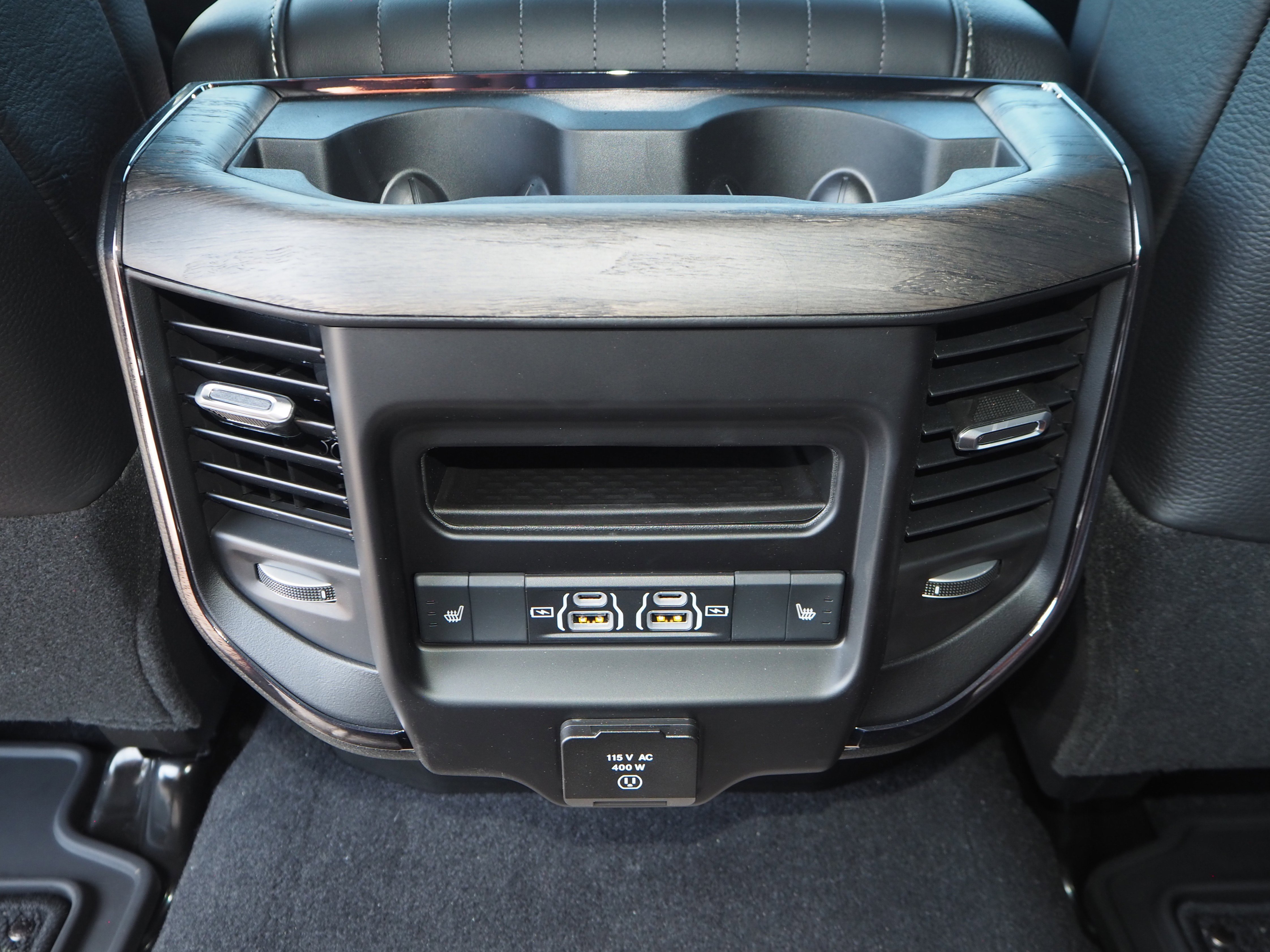 New 2025 Diamond Black Crystal Pearl-Coat Exterior Paint RAM Limited image 22