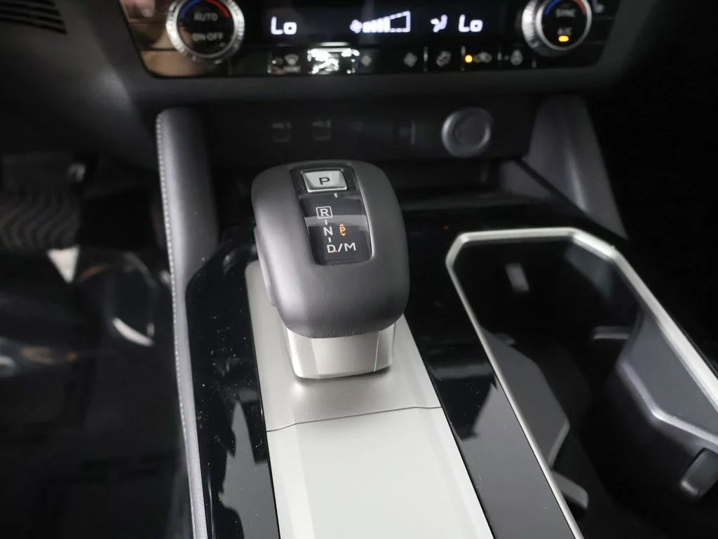 New 2026 White Mitsubishi LE 1.5T 2WD image 44