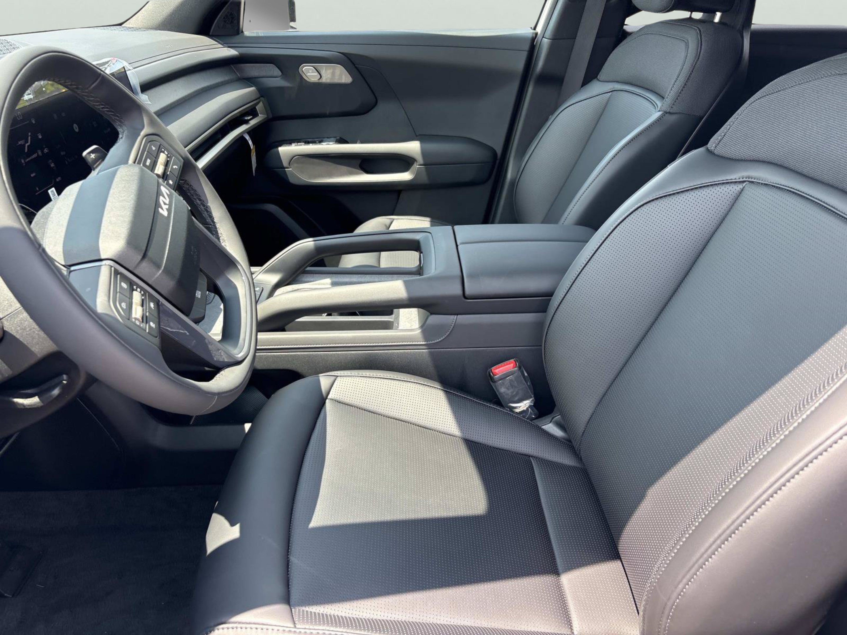 New 2027 Glacial White Pearl Kia S image 20