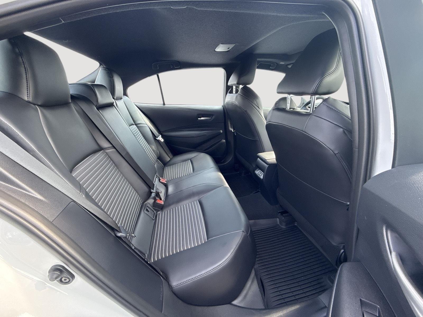 Used 2026 Wind Chill Pearl w/Midnight Black Metallic Roof Toyota XSE image 5