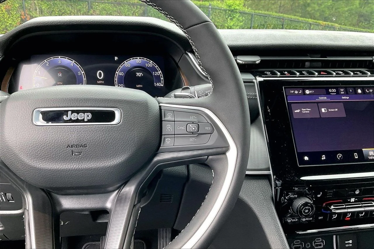 New 2026 Baltic Gray Metallic Clearcoat Jeep Laredo X image 24