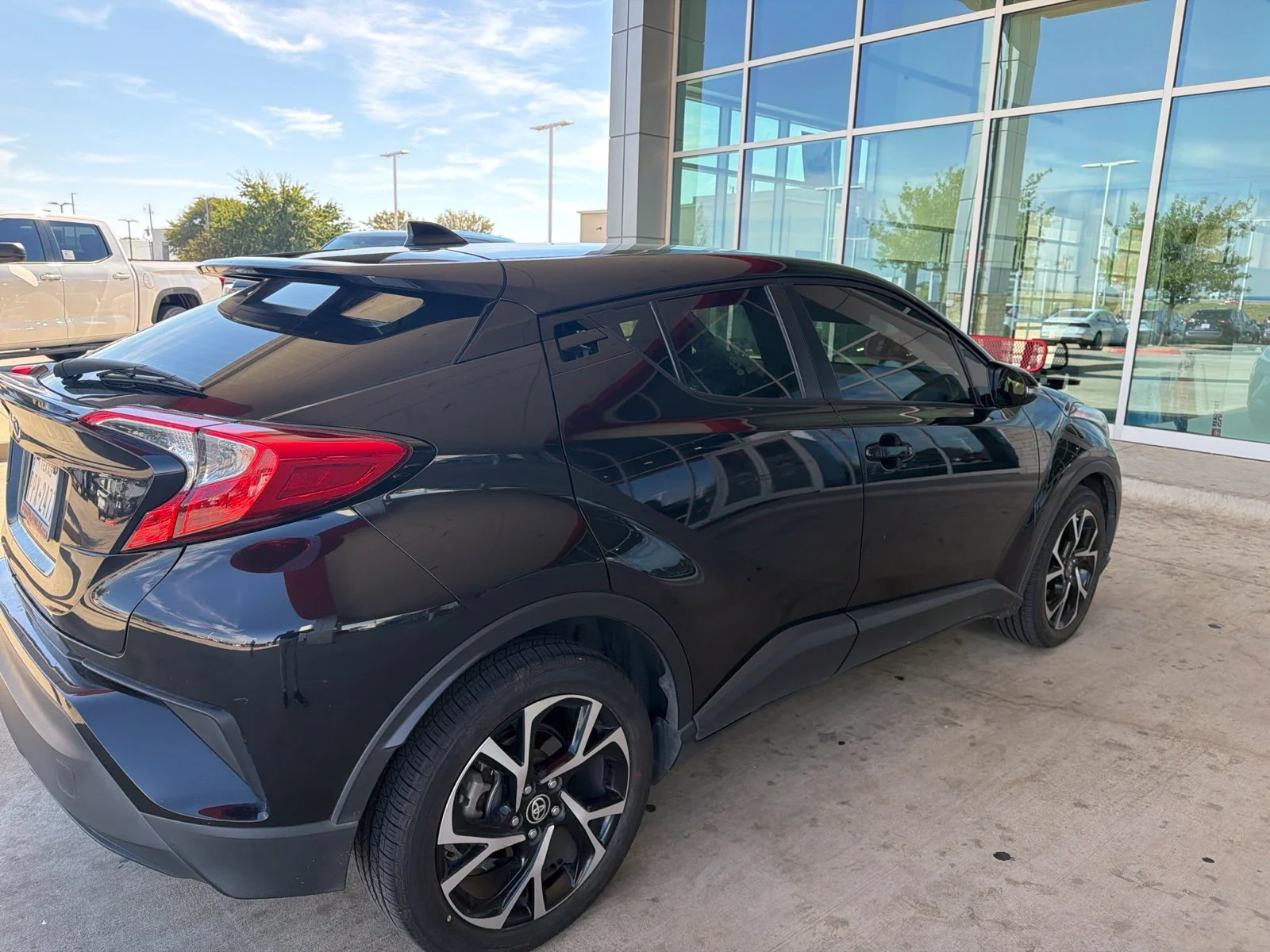 Used 2021  Toyota LE image 15