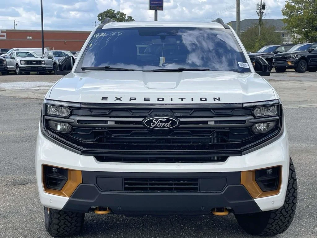New 2026 Star White Metallic Tri-Coat Ford Tremor® image 8