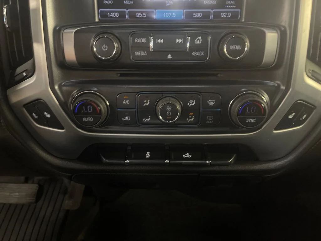 Used 2018 Blue GMC SLE image 19