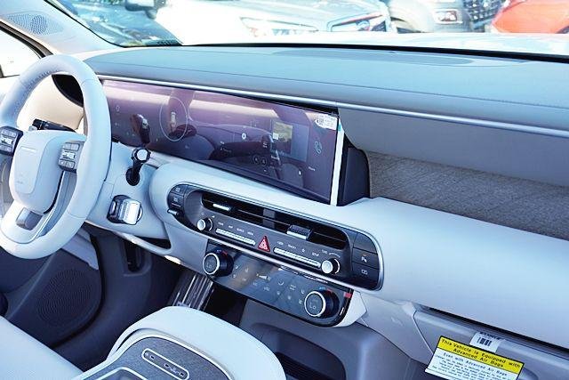 New 2026 White Hyundai SEL Premium FWD image 13