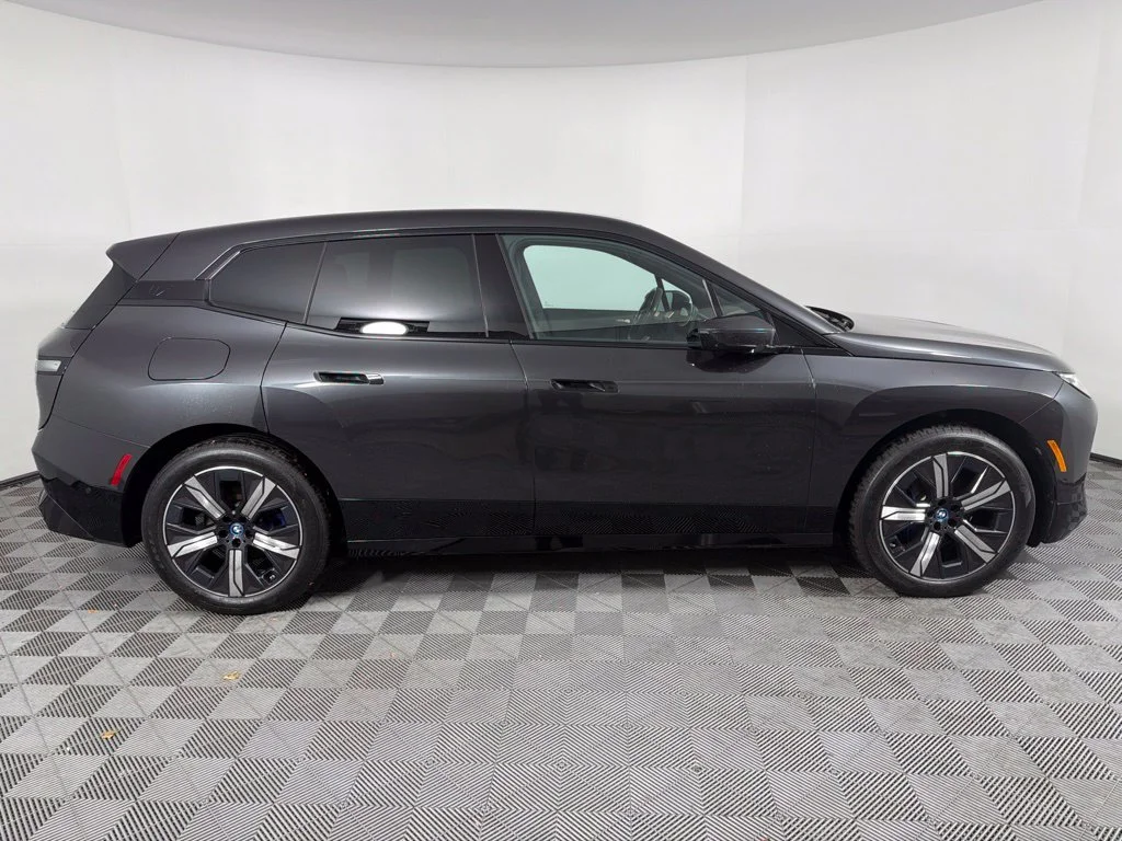 Certified Used 2024 Gray BMW xDrive50 image 4