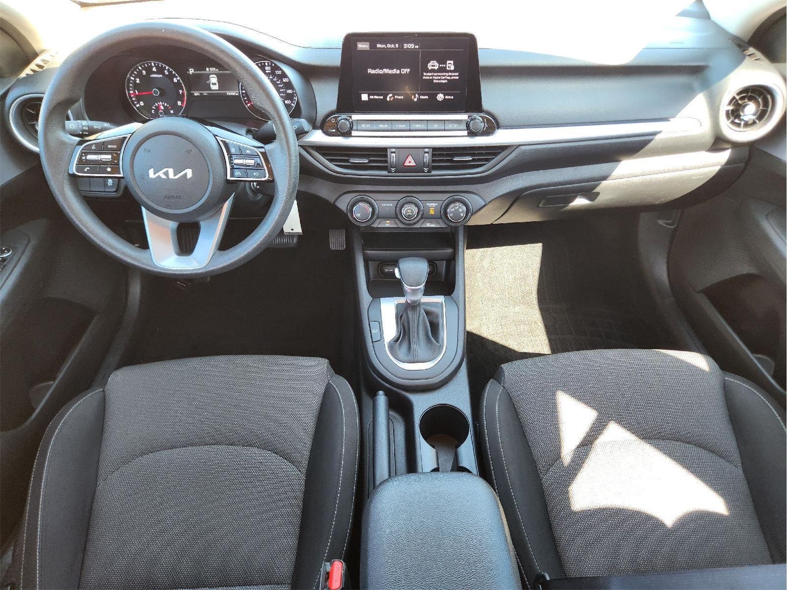 Used 2022 Currant Red Kia LXS image 27