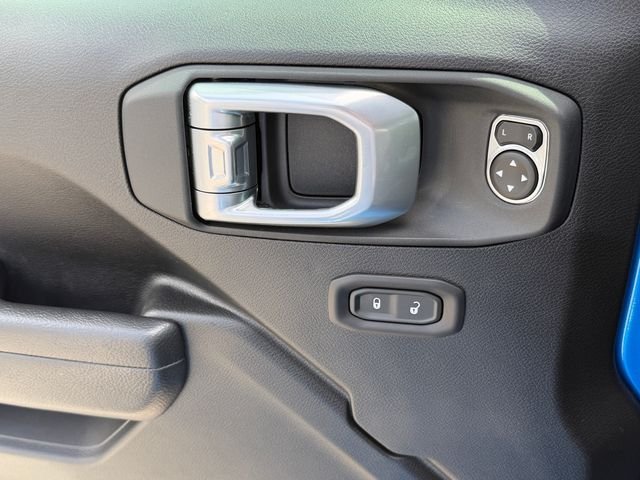 Used 2023 Blue Jeep Sport image 27
