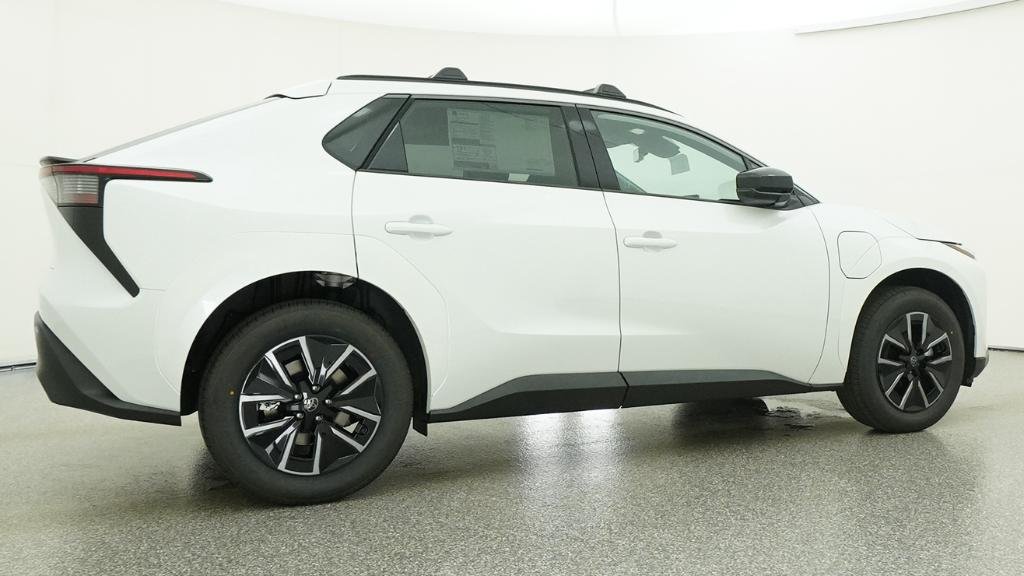 New 2026 Wind Chill Pearl Toyota XLE image 12