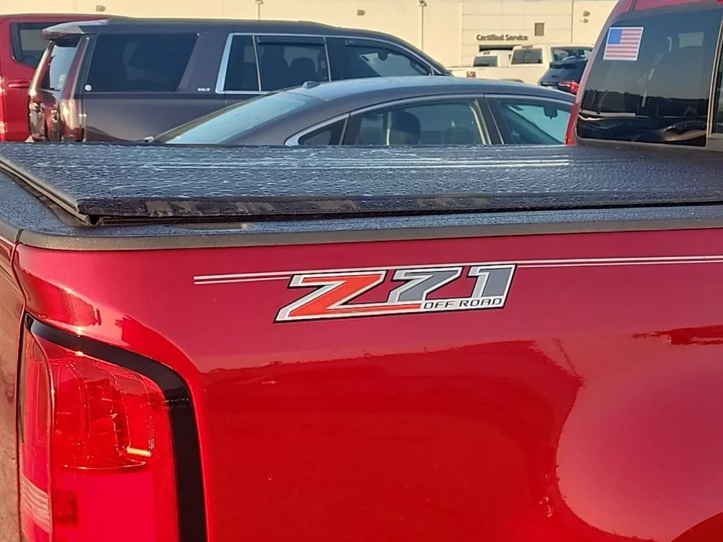 Used 2017 CAJUN RED TINTCOAT Chevrolet 4WD Z71 image 4