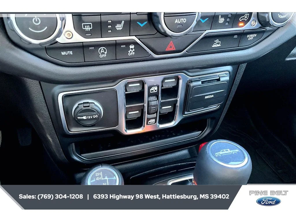 Used 2025 Bright White Clearcoat Jeep High Tide image 24