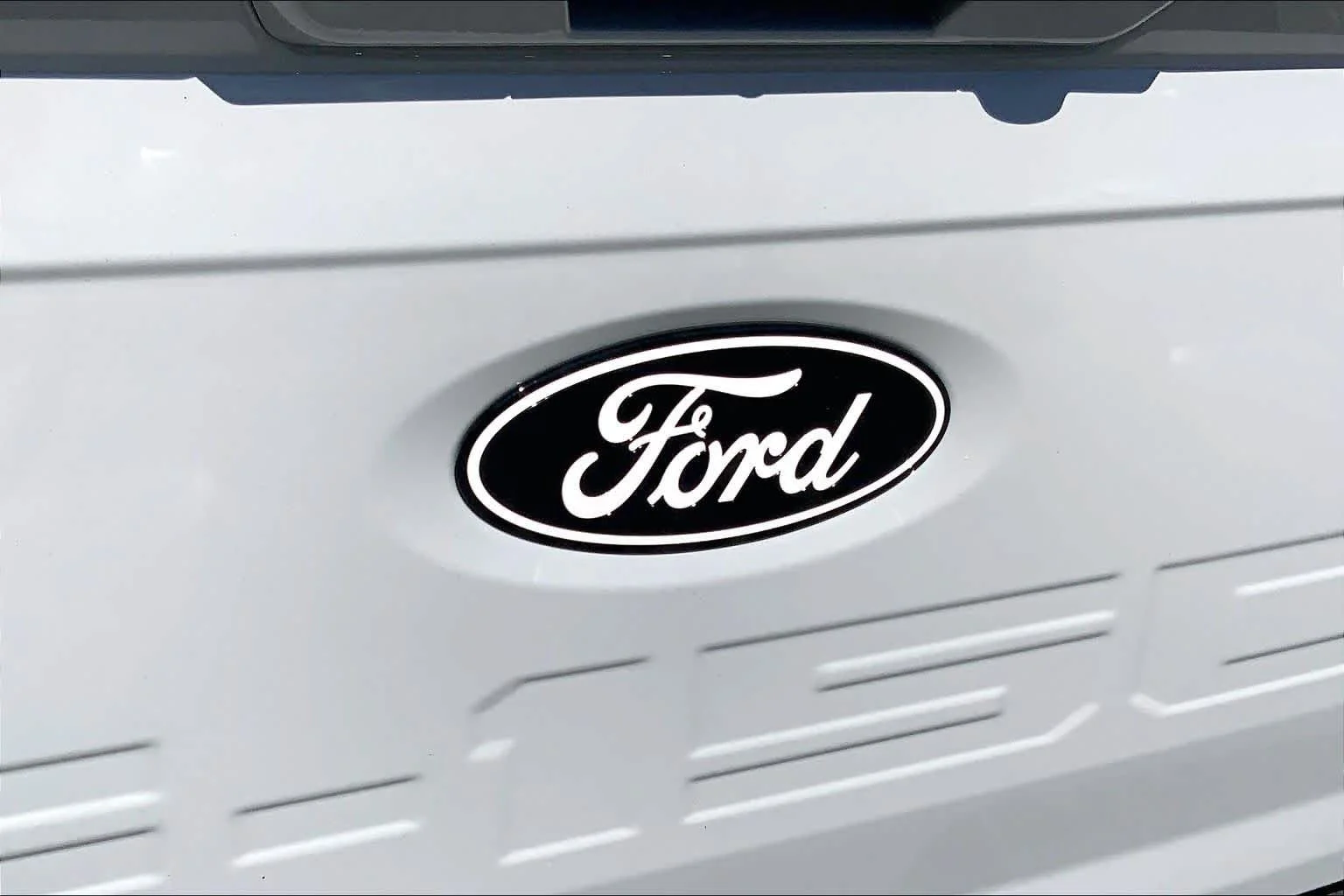 New 2026 Avalanche Ford XLT image 6