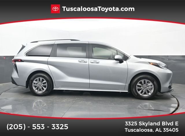 2025 Toyota Sienna LE
