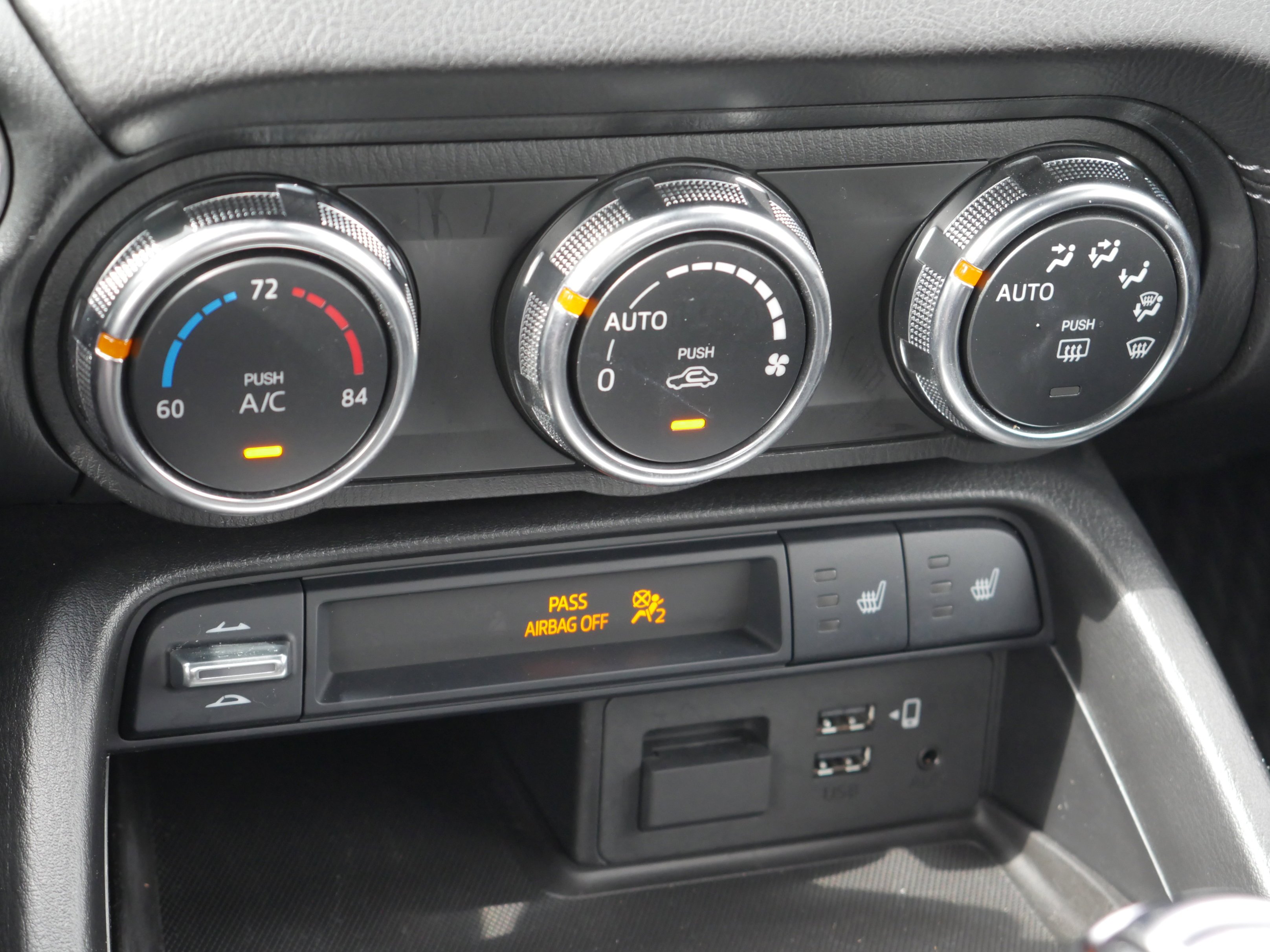 Used 2022 Jet Black Mica Mazda Grand Touring image 12